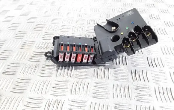 Mercedes-Benz E W211 Fuse module A2119820402