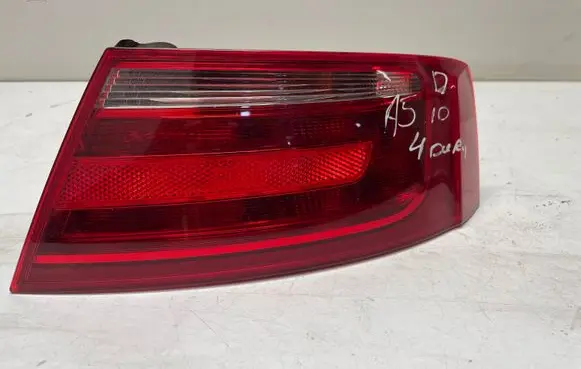 Audi A5 8T 8F Rear/tail lights 8T8945096