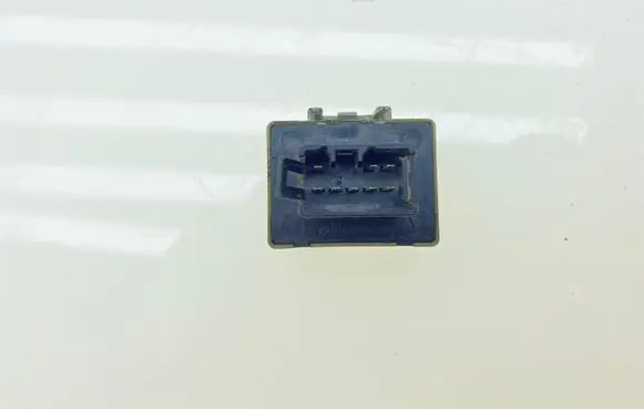 Subaru Forester SG Hazard warning light relay 86111AG010 86111AG011 86111AG