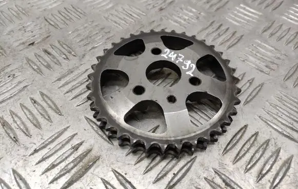 Mercedes-Benz E W211 Timing chain sprocket A6420521701