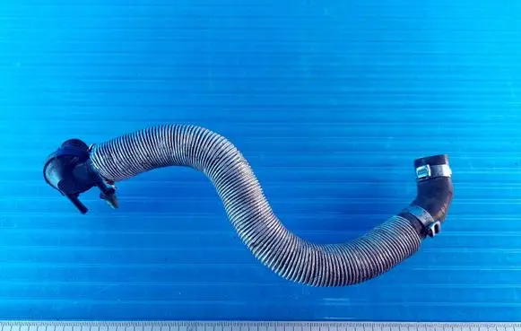 Audi A6 S6 C5 4B Engine coolant pipe/hose