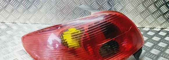 Peugeot 206 Rear/tail lights 16051083