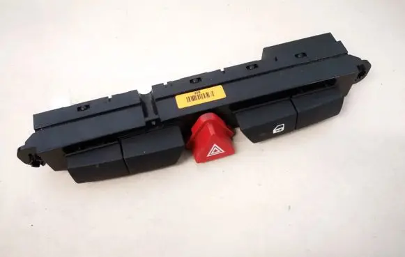 KIA Ceed Hazard light switch 937001h900 93700-1h900