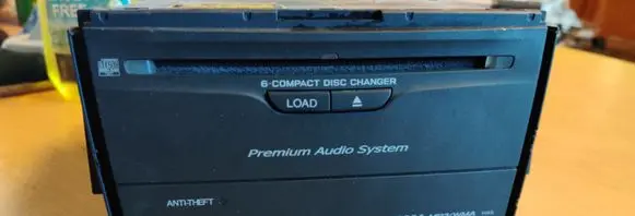 Honda Accord CD/DVD changer 39100TL0G500