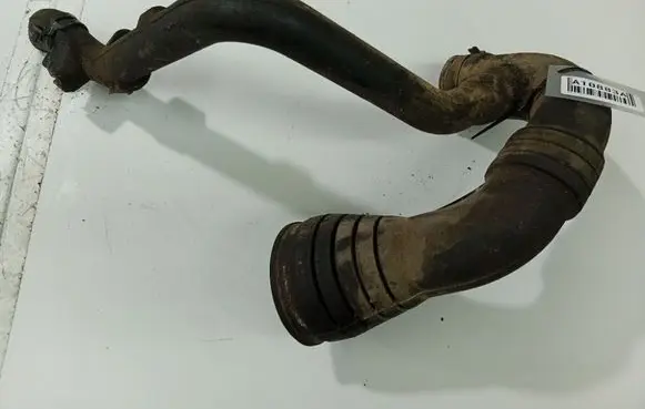 Audi A4 S4 B5 8D Engine coolant pipe/hose 