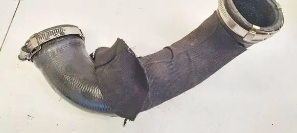 Volkswagen Touran I Intercooler hose/pipe