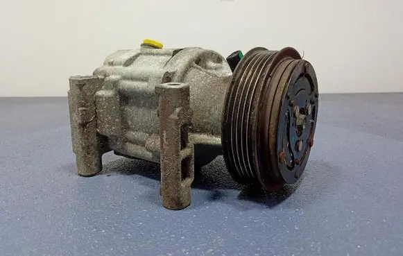 Ford Ka Air conditioning (A/C) compressor (pump) 51747318