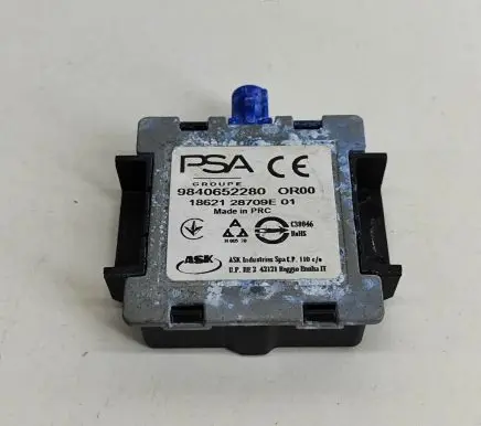 Opel Mokka B Aerial antenna amplifier 9840652280