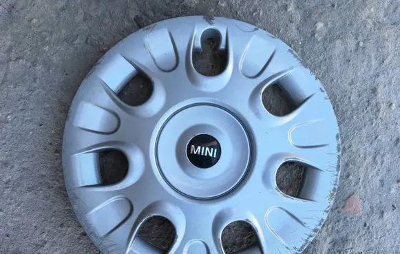 Mini One - Cooper Clubman R55 R15 wheel hub/cap/trim 36126785977