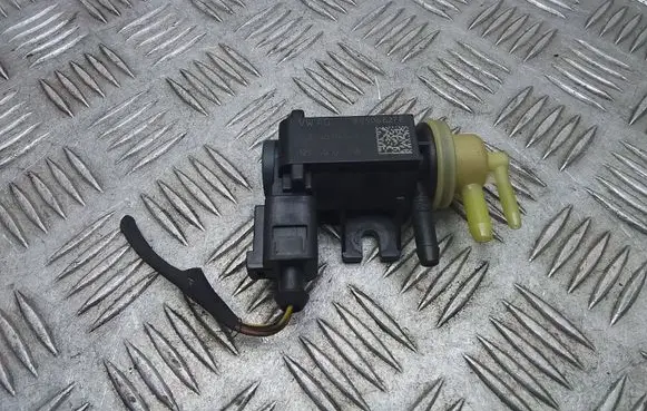 Volkswagen Tiguan Turbo solenoid valve 1K0906627B