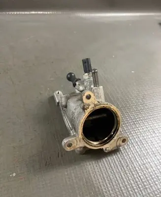 Volkswagen Touran III Throttle valve 04L128637A LF00078
