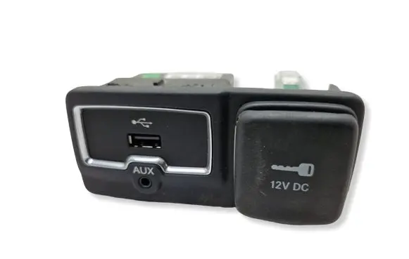 Jeep Renegade USB socket connector 07357049620 35208804 0C096