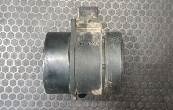 Mercedes-Benz E W211 Mass air flow meter A0000942248 0281002656