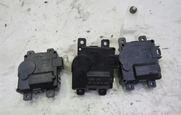 Suzuki Ignis A/C air flow flap actuator/motor KRIS235789