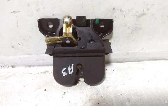 Audi A3 S3 8L Tailgate/trunk/boot lock/catch/latch 8L0827520C