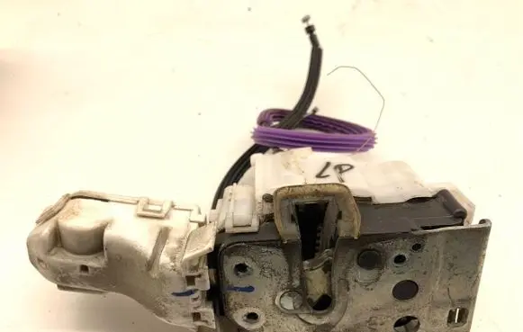 Fiat Tipo Front door lock 519839440