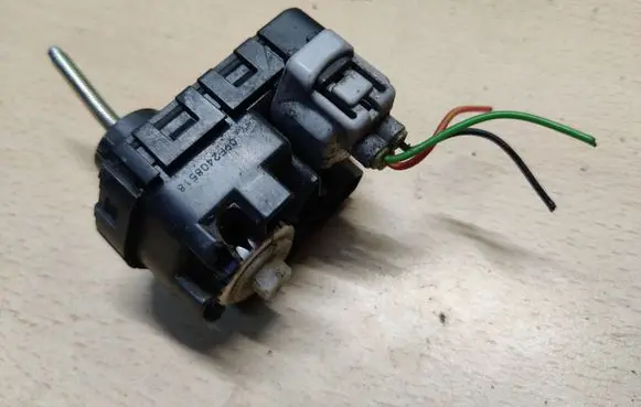 Suzuki Alto Headlight level adjustment motor 09F2408518