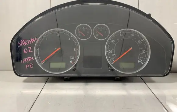 Volkswagen Sharan Speedometer (instrument cluster) 7M3920920C