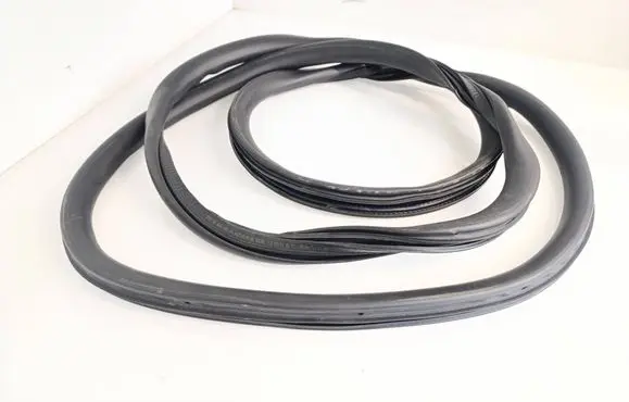Opel Vivaro Sliding door rubber seal 9606514880