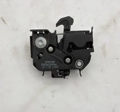 Alfa Romeo Giulia Engine bonnet/hood lock/catch 50563896 50547304 50545290