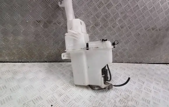 Hyundai Kona I Windshield washer fluid reservoir/tank 98610J9200