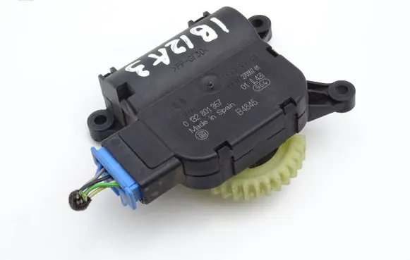 Seat Ibiza III (6L) Air flap motor/actuator 0132801357