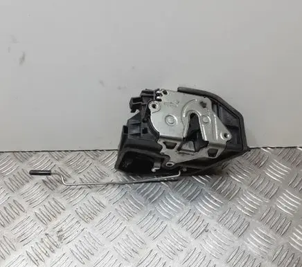 BMW 5 E60 E61 Front door lock CUZN37 7167067