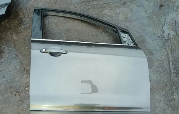 Ford Kuga II Front door