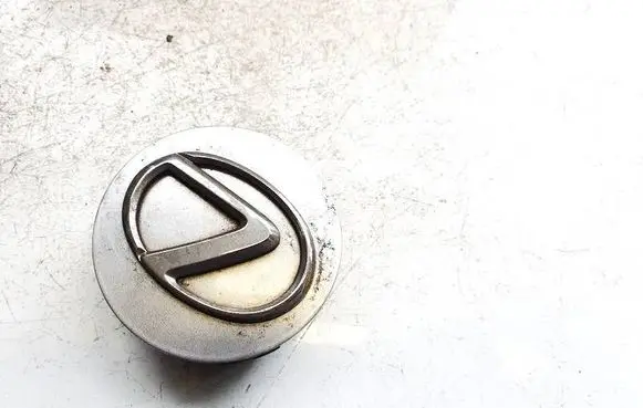 Lexus IS 220D-250-350 Original wheel cap 