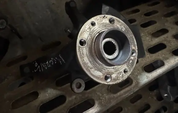 Nissan Micra K14 Front wheel hub 400155FA0H
