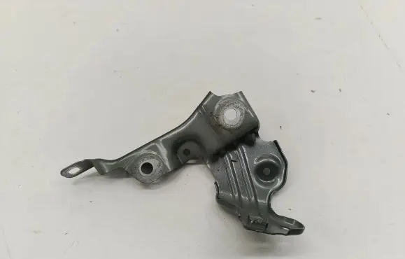 Fender mounting bracket