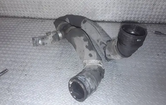 Audi Q7 4L Engine coolant pipe/hose 