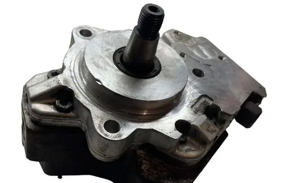 BMW 7 E65 E66 Fuel injection high pressure pump 7798333 0445010146 017510