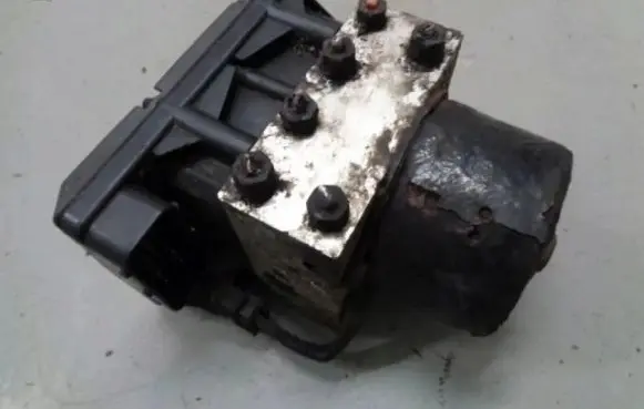 Renault Laguna I Master brake cylinder