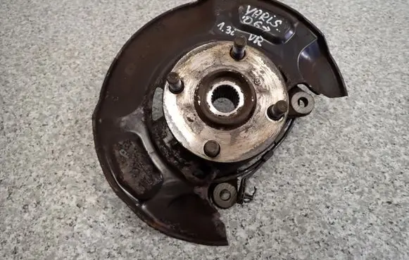Toyota Yaris Front wheel hub spindle knuckle