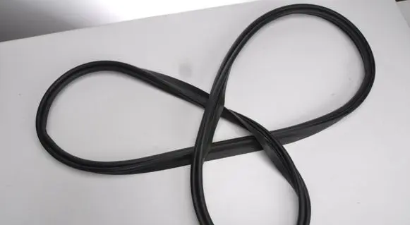 Mercedes-Benz AMG GT R190 C190 Seal rubber (tailgate) 
