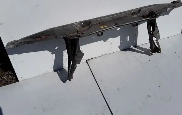BMW 7 E32 Radiator support slam panel