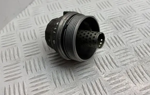 Toyota Corolla Verso AR10 Oil filter cover 156200R011