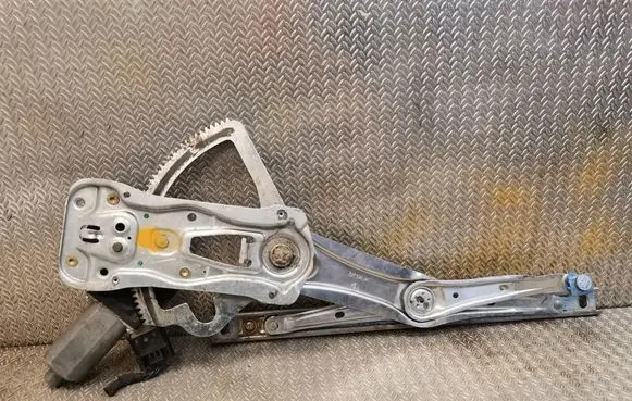 Mercedes-Benz E W210 Front door window regulator with motor 0130821919