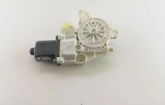Mercedes-Benz C W204 Front door window regulator motor A2048200242 0130822502