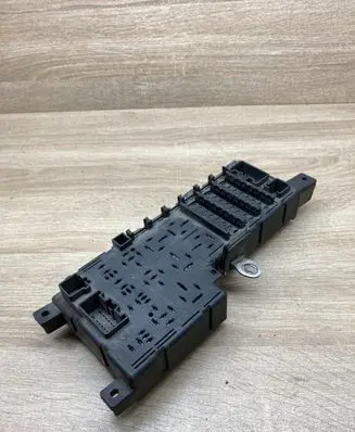 Volvo S60 Fuse module 8678449