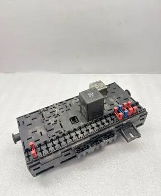 Volkswagen Golf II Fuse module 171941813D