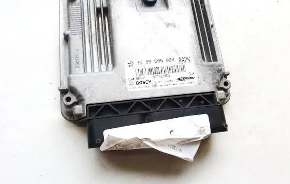 Opel Insignia A Engine control unit/module 0281018769