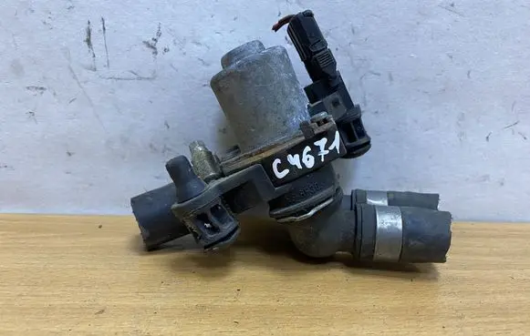 Mercedes-Benz E W210 Coolant heater control valve 0018307784 C4671