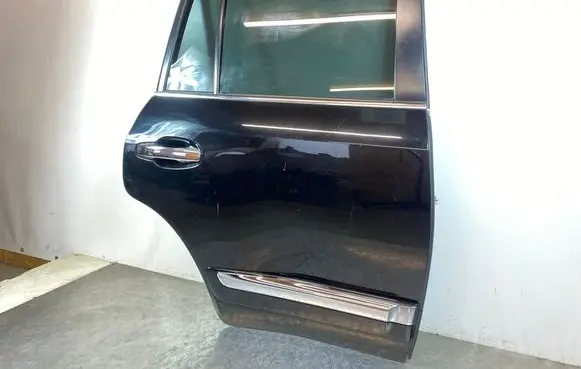 Lexus LX 570 Rear door