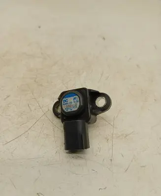 Mercedes-Benz C W204 Air pressure sensor A0051537228