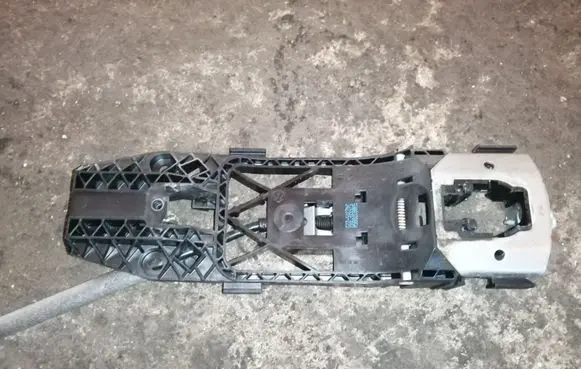 Volkswagen Up Front door exterior handle/bracket 5N0837885H