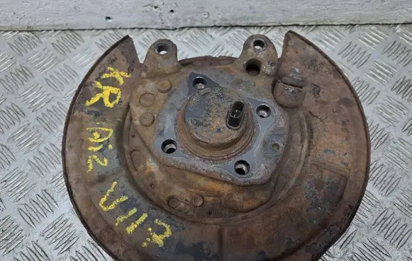 Toyota Corolla Verso AR10 Rear wheel hub 465200F010 424500F010