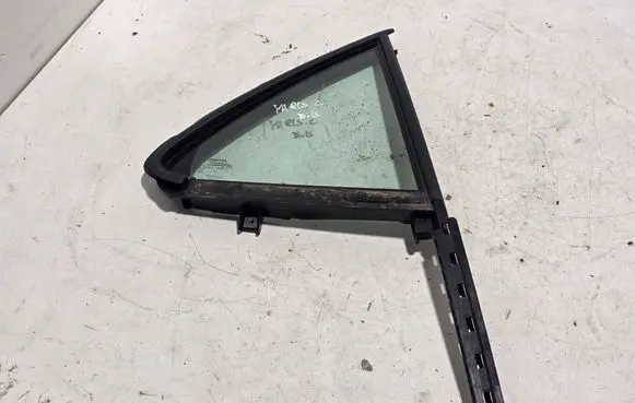 Toyota Yaris Cross Rear vent window glass
