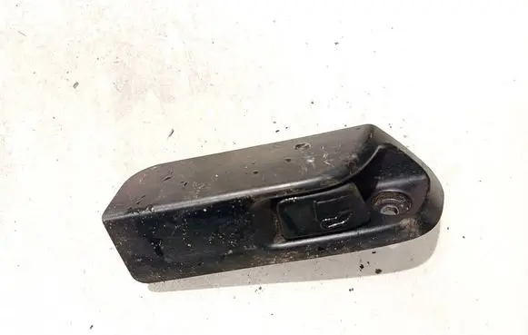 Toyota Prius (XW30) Fuel tank opening switch 